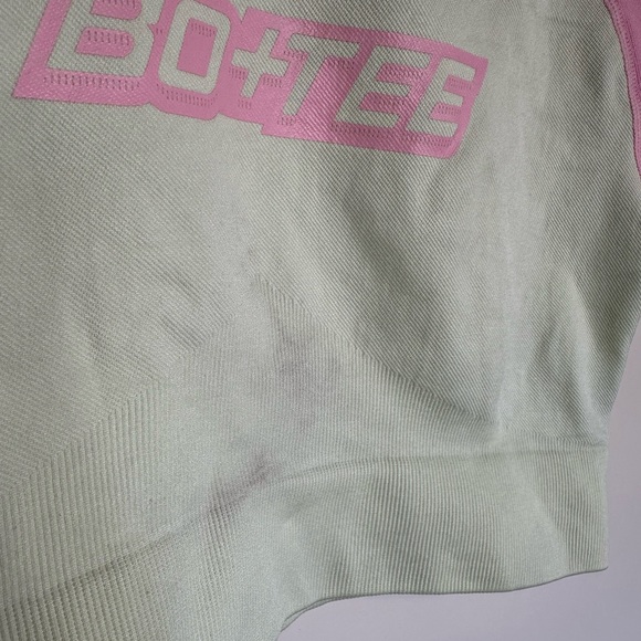 Bo+tee cropped workout tee - Picture 4 of 4